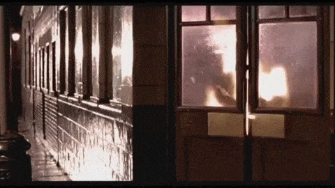 Gif Cuando aparece un bug durante el fin de semana